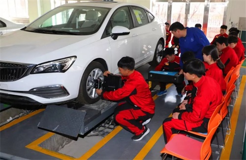洛陽機(jī)車技師學(xué)院汽車工程系好嗎? 洛陽機(jī)車技師學(xué)院汽車工程系好嗎?